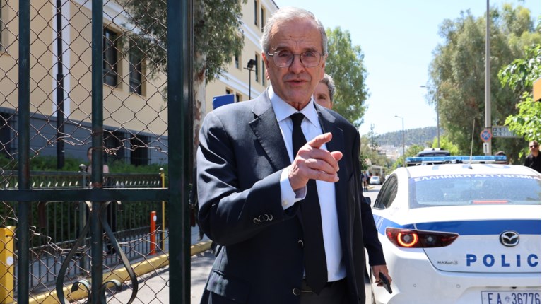 Σαμαράς για Ντόρα Μπακογιάννη: 17 χρόνια από όταν έχασε από μένα την αρχηγία και δεν έχει συνέλθει ακόμη