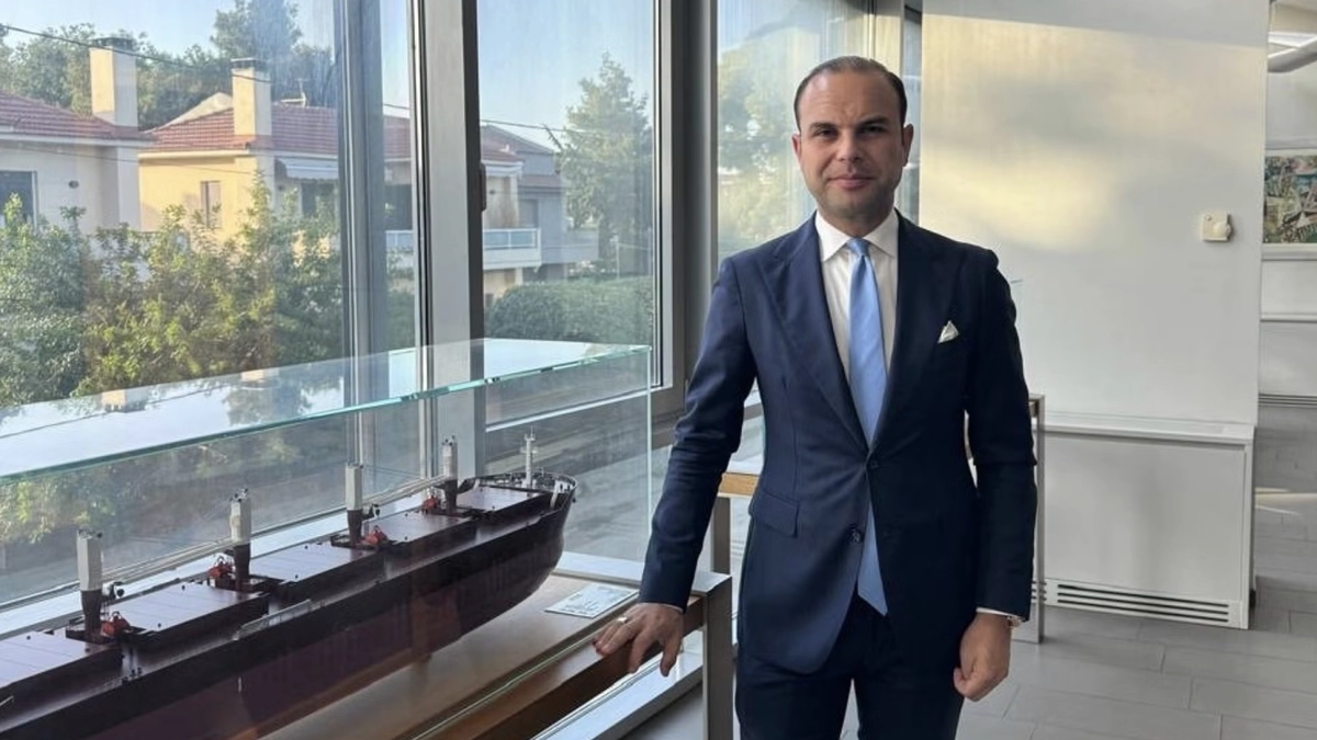 ΑΕΛ: Έπεσαν οι υπογραφές και οι «βυσσινί» στα χέρια του Στυλιανού ΑΕΛ: Έπεσαν οι υπογραφές και οι «βυσσινί» στα χέρια του Στυλιανού