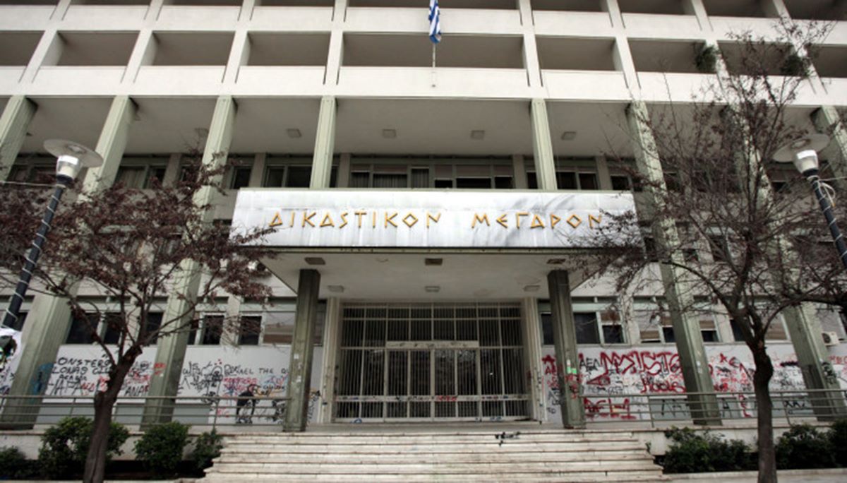 Λάρισα: Ελεύθερος με περιοριστικούς όρους ο 19χρονος που κατηγορείται για επίθεση κατά ανηλίκων αλλοδαπών