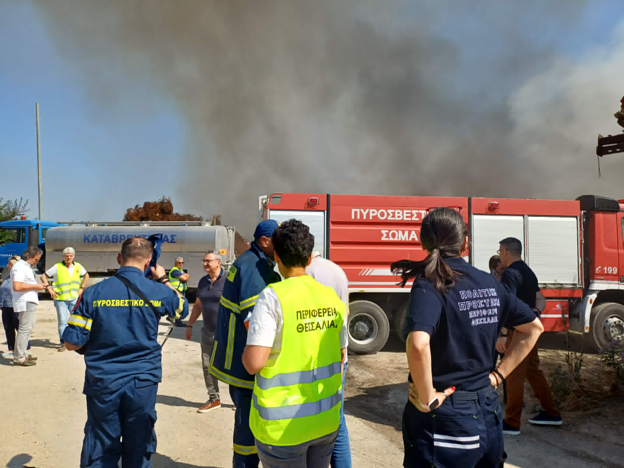 Λάρισα: Οριοθετημένη η μεγάλη φωτιά σε μονάδα ανακύκλωσης-για εμπρησμό μιλά ο ιδιοκτήτης (ΦΩΤΟ+video)