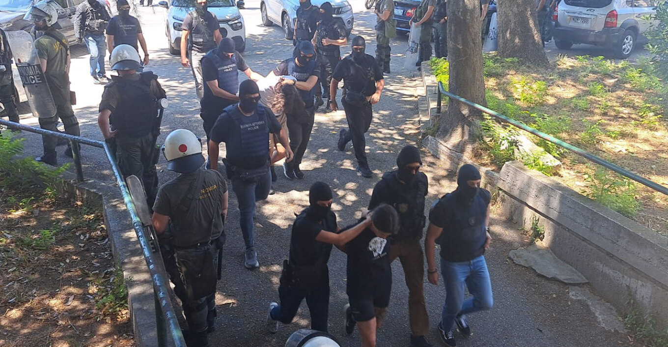 Διώξη για ανθρωποκτονία από ενδεχόμενο δόλο στους τρεις συλληφθέντες για το τρομοκρατικό χτύπημα με θύμα τη Βάγια Νέστορα