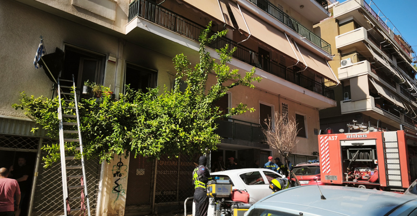 Τραγωδία στα Πατήσια: Νεκρή ηλικιωμένη από φωτιά σε διαμέρισμα, νοσηλεύεται σε πολύ σοβαρή κατάσταση ο σύζυγός της