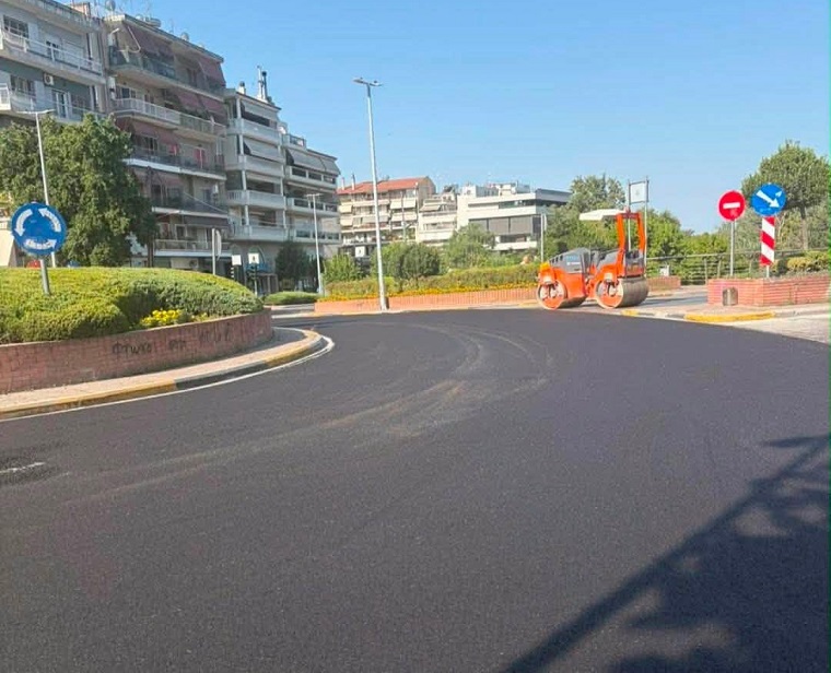ΛΑΡΙΣΑ - Ασφαλτοστρώσεις από τη ΔΕΥΑΛ 7200 τ.μ. στη Γεωργιάδου και τον κόμβο Αγίου Αχιλλίου (ΦΩΤΟ)