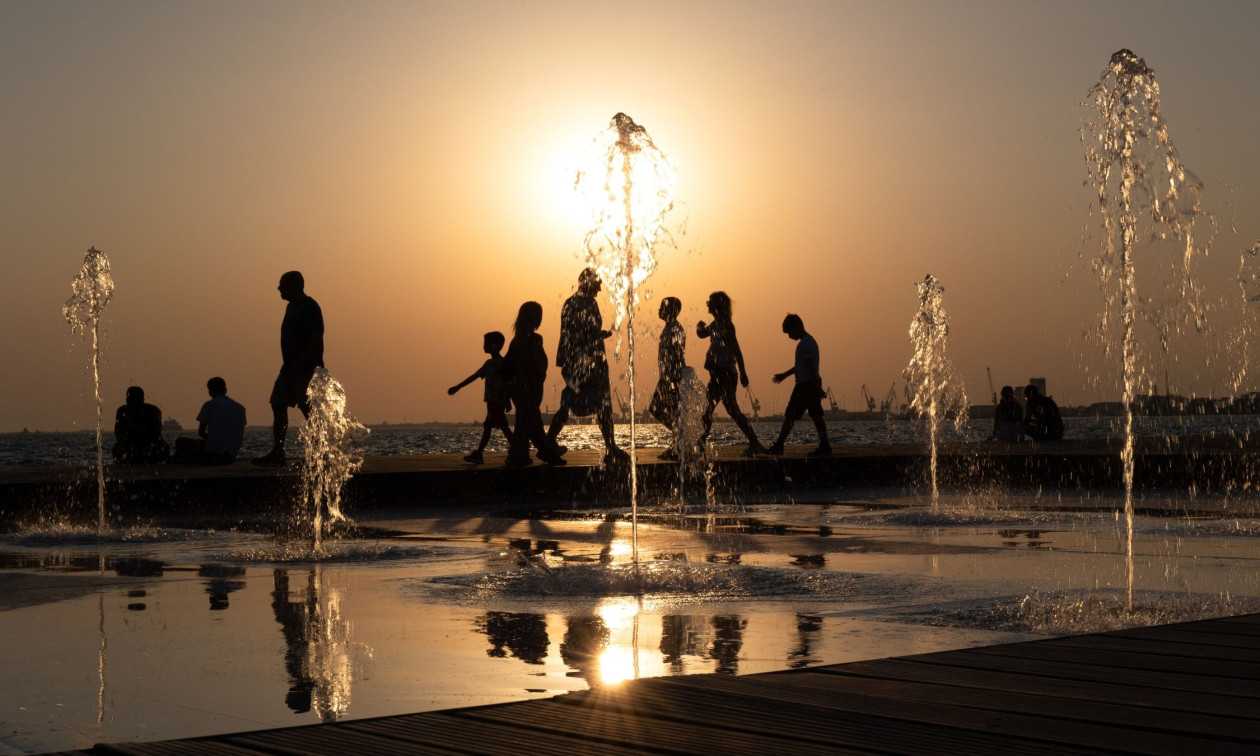 Καιρός: Έρχεται ζέστη έως 39°C, μελτέμια σε Αιγαίο και σκόνη