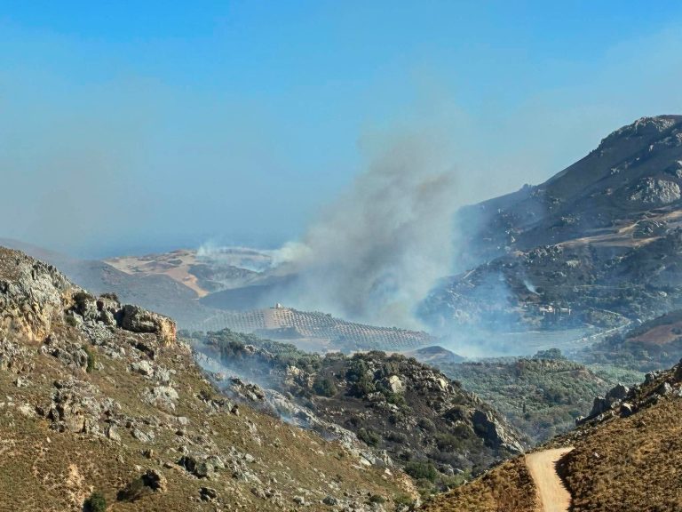 Εικόνες από drone στον Ασώματο Ρεθύμνου: Θυελλώδεις άνεμοι και μηδενική ορατότητα – Απεγκλωβίστηκαν 50 άτομα