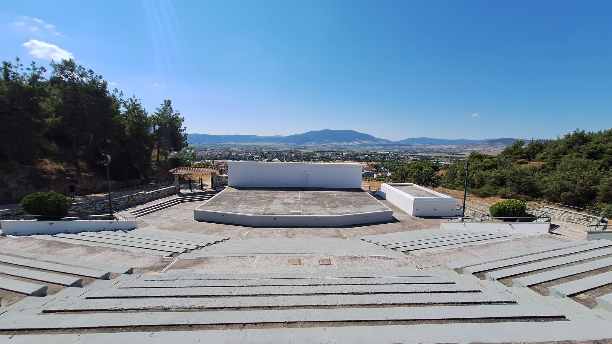 Το Ανοιχτό Θέατρο Ελασσόνας «Δημάρχου Λάζαρου Μεταξιώτη» ανοίγει και πάλι τις πύλες του (ΦΩΤΟ)