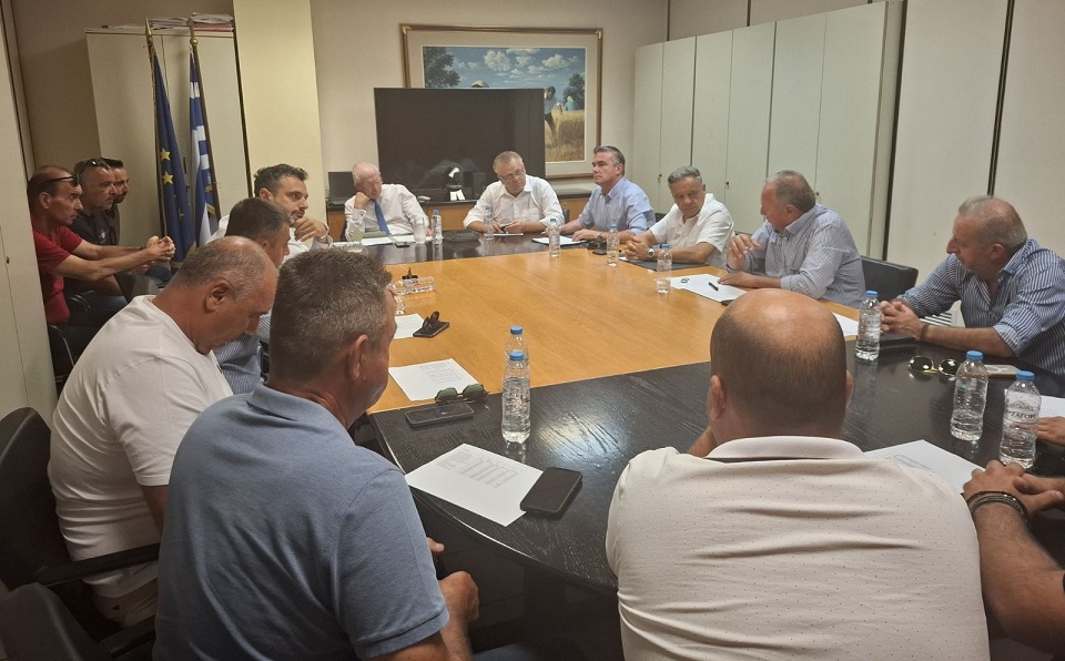 Στην Αθήνα δήμαρχος Τυρνάβου και περιφερειάρχης Θεσσαλίας με στελέχη αγροτικού κινήματος και συνεταιρισμών για χαλαζόπληκτους