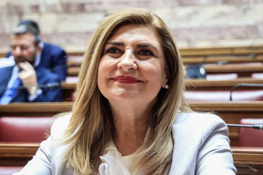 E. Λιακούλη: «Στου αγρότη το κεφάλι, όλα τα τεχνάσματα και τα πειράματα! »