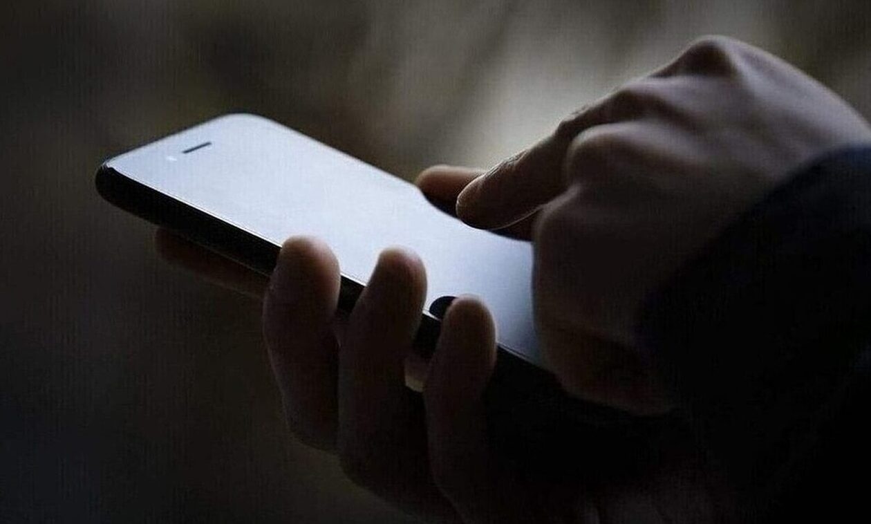 Λάρισα: Με AI μιμήθηκαν τη φωνή μητέρας – Έβαλαν παιδί να τους παραδώσει λεφτά και κοσμήματα