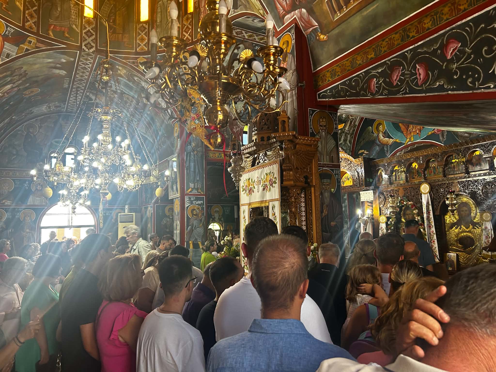 Πλήθος πιστών στην Παναγία Αρμενίου για την εορτή της Κοιμήσεως της Θεοτόκου (ΦΩΤΟ-ΒΙΝΤΕΟ)