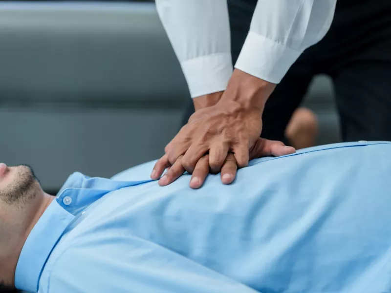θρήνος τον 15υγουστο στην Λάρισα: 55χρονος άνδρας πέθανε από ανακοπή καρδιάς στο χώρο εργασίας του!