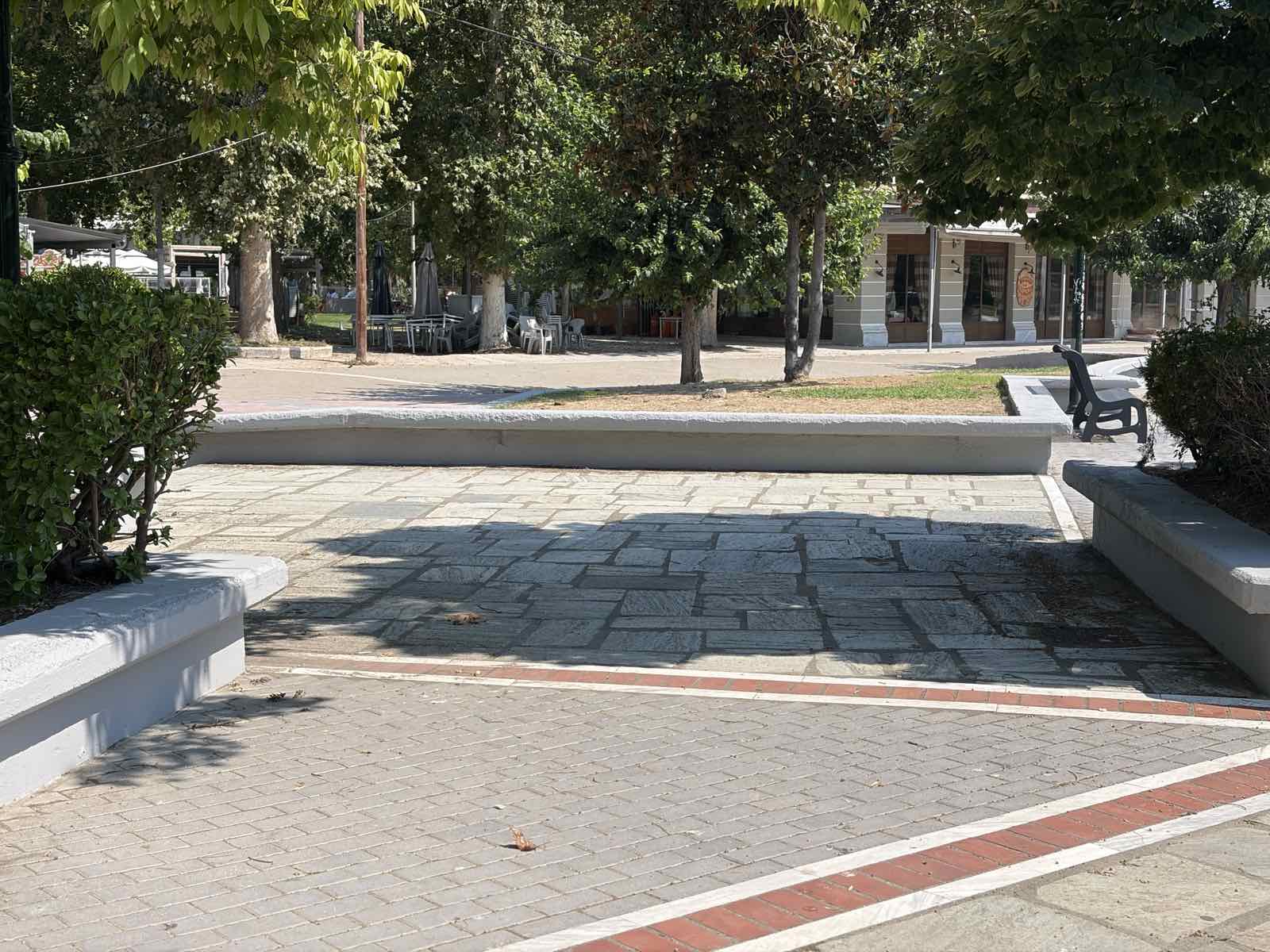 Παρεμβάσεις αποκατάστασης και συντήρησης στην πλατεία του Αμπελώνα