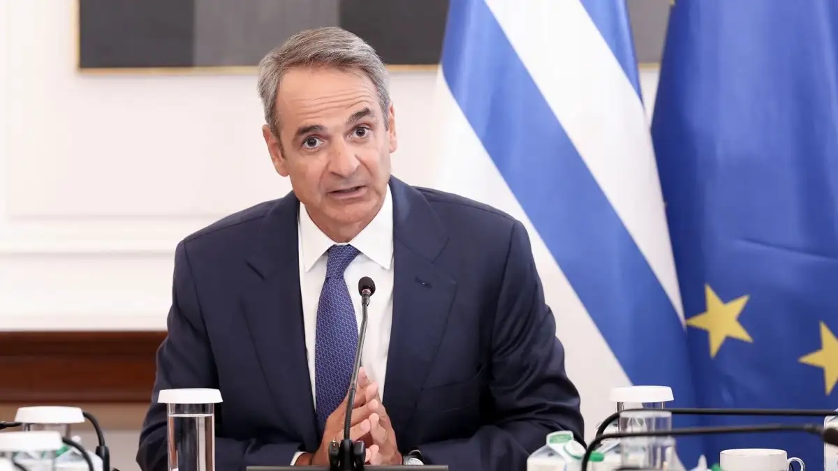 Κυριάκος Μητσοτάκης στο υπουργικό: Από 1η Σεπτεμβρίου η μείωση τιμών και στα σχολικά είδη