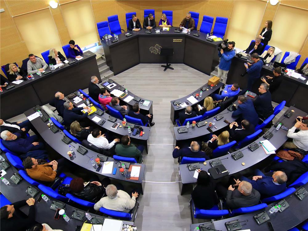 Τέμπη: Συγγενείς θυμάτων στο Περιφερειακό Συμβούλιο Θεσσαλίας