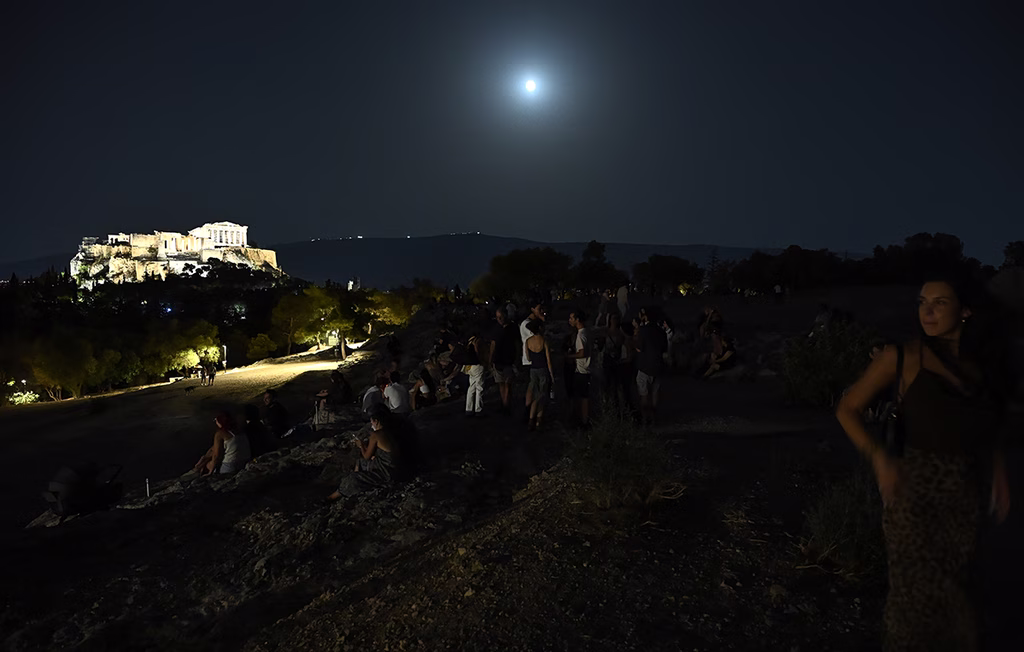«Φεγγάρι του Οξύρρυγχου»: Η τελευταία πανσέληνος του καλοκαιριού φώτισε την Ελλάδα – Φωτογραφίες