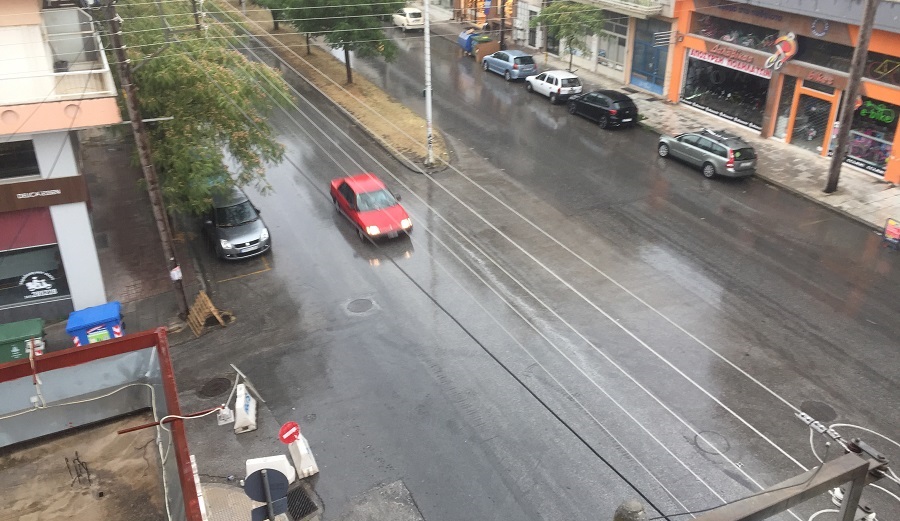 Αλλαγή του καιρού με βροχές και καταιγίδες – Πότε έρχεται η πτώση της θερμοκρασίας