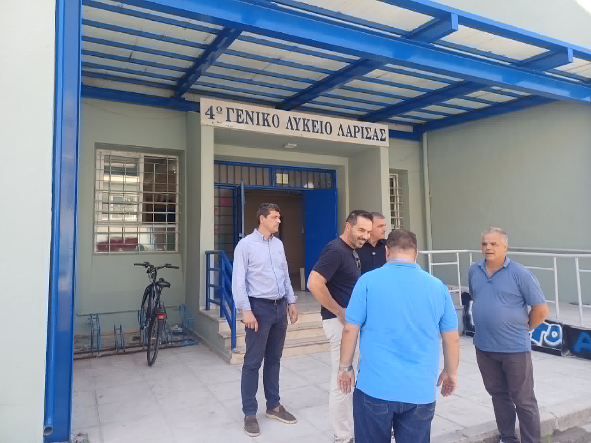 Στο 4ο Λύκειο σήμερα ο δήμαρχος Λαρισαίων επιθεώρησε εργασίες ανακατασεκυής (ΦΩΤΟ)