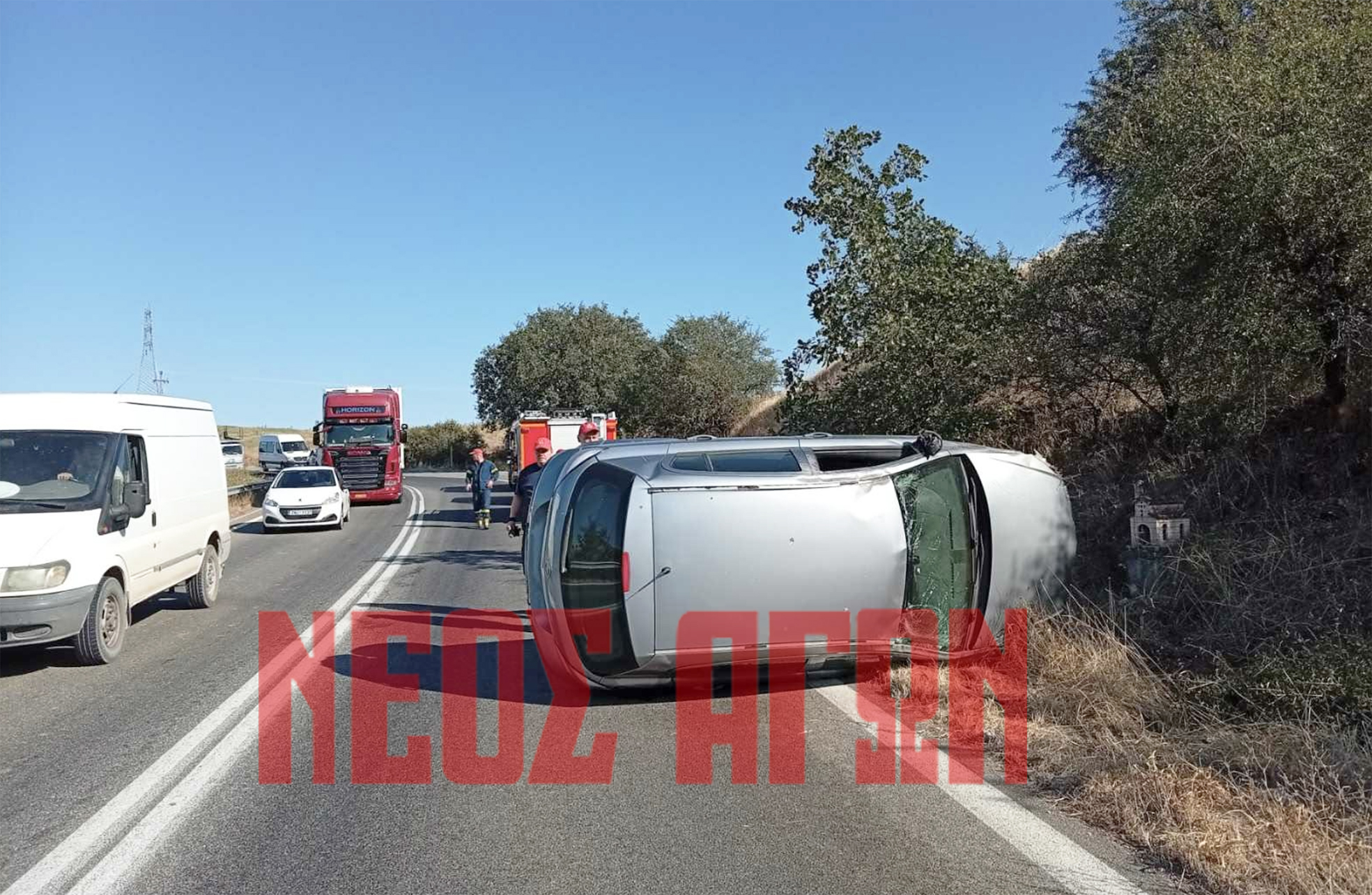 Ανατροπή ΙΧ στις στροφές της Συκεώνας το απόγευμα της Δευτέρας (ΦΩΤΟ)