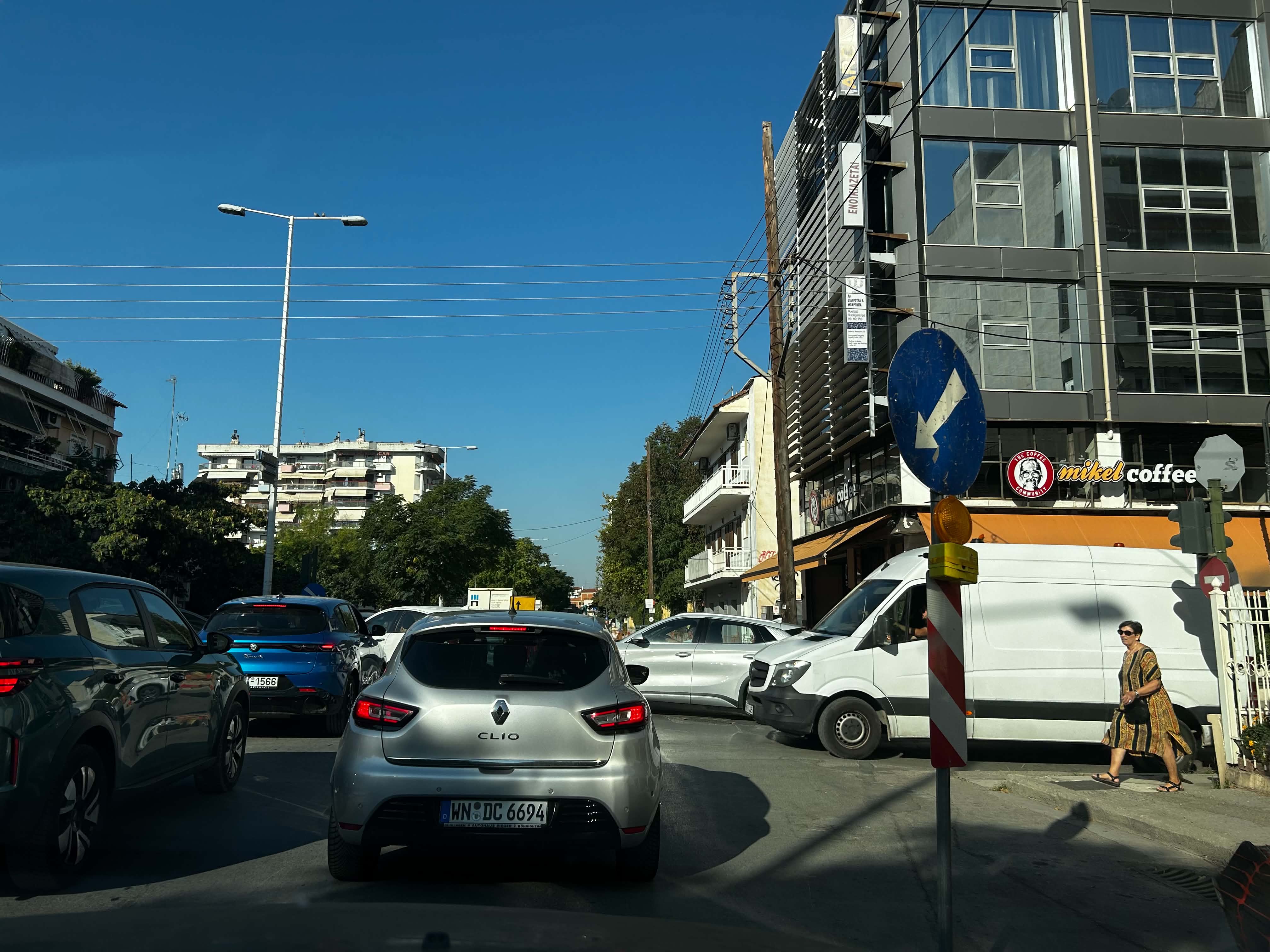 Ταλαιπωρίας συνέχεια στην Ηρώων Πολυτεχνείου όπου σκάβεται το ένα ρεύμα κυκλοφορίας (ΦΩΤΟ)