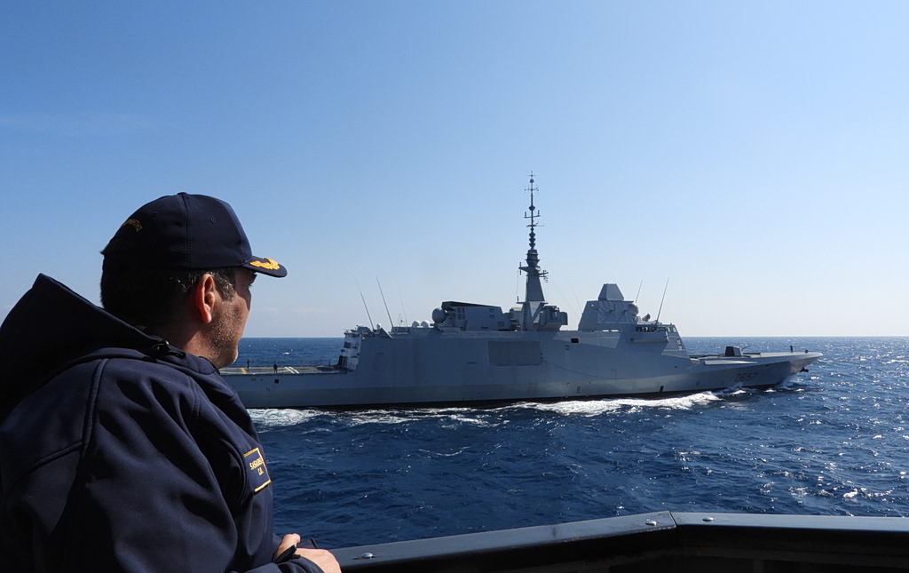 Έπεσαν οι υπογραφές για τις φρεγάτες Bergamini παρουσία του Νίκου Δένδια