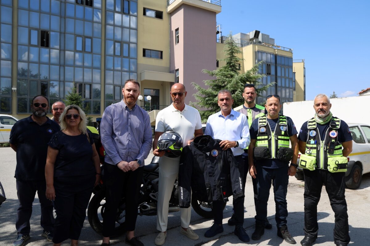 ΔΕΥΑΛ: Δωρεά εξοπλισμού στους διασώστες Ταχείας Ανταπόκρισης του ΕΚΑΒ Λάρισας