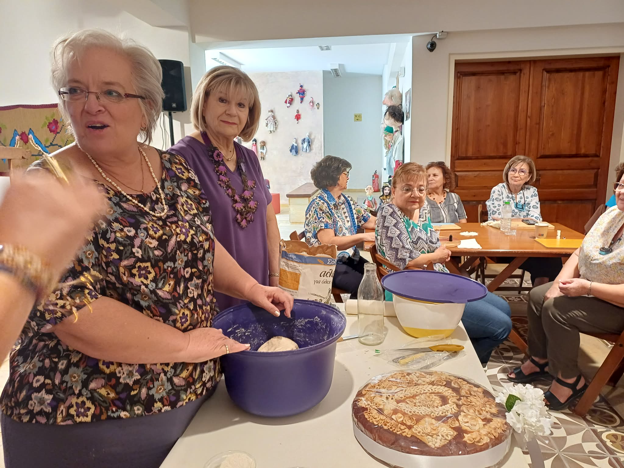 Λάρισα: Με ζυμάρι, σχέδια και ευχές: Η γαμήλια κουλούρα του Ασπροπύργου ζωντανεύει στις «Ημέρες Λαογραφίας»