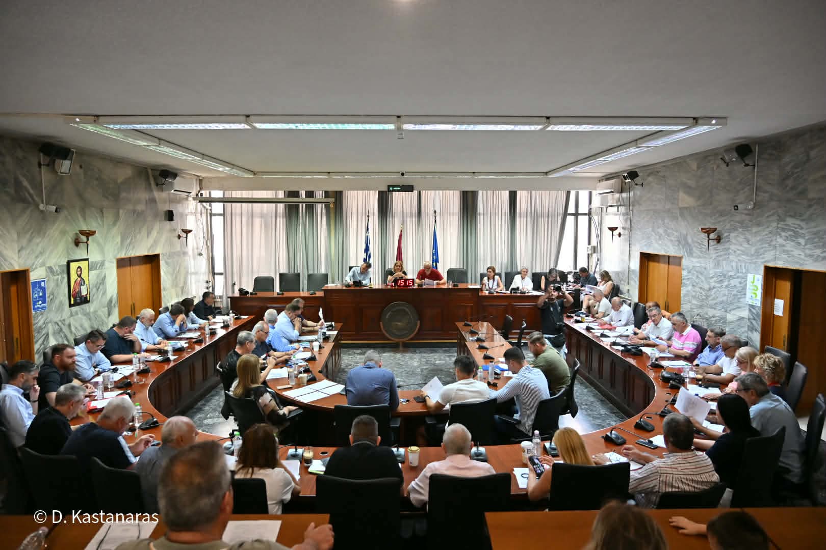 Ένταση στο δημοτικό συμβούλιο για την αμοιβή του Λευτερη Πανταζή για τη συναυλία στο παζάρι