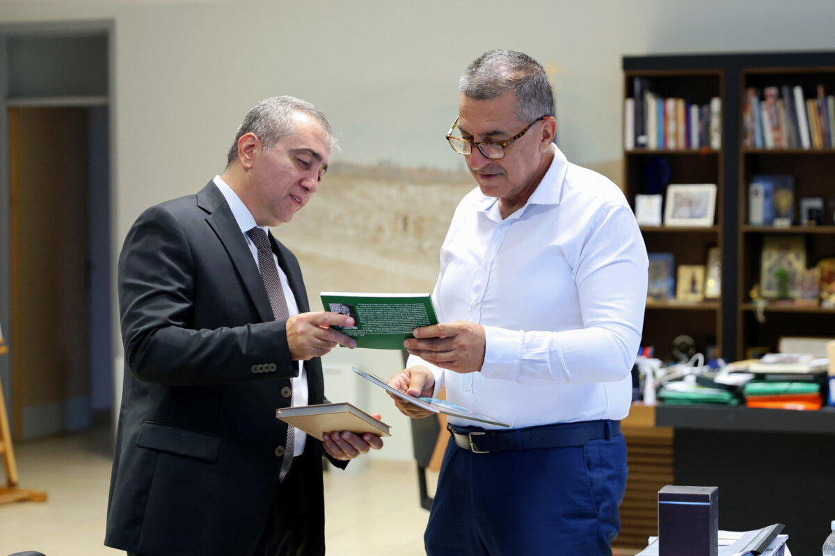 Στον Περιφερειάρχη ο Πρέσβης του Αζερμπαϊτζάν: Στο επίκεντρο η συνεργασία σε αγροδιατροφή, διαχείριση υδάτων, τουρισμό