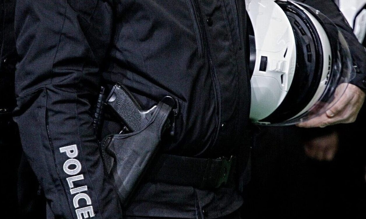 Βόλος: Συνελήφθη αστυνομικός για δωροληψία και παράνομη επιστροφή πινακίδων