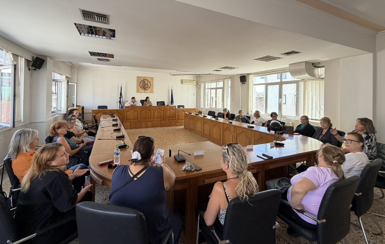Δεύτερη συνεχόμενη χρονιά όλες οι σχολικές καθαρίστριες του Δήμου Τυρνάβου με πλήρη απασχόληση