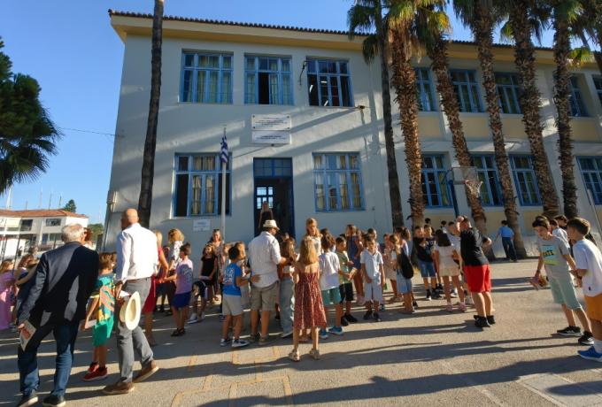 Στον «αέρα» οι σχολικές εκδρομές: Η απόφαση του υπουργείου Παιδείας που έφερε αντιδράσεις