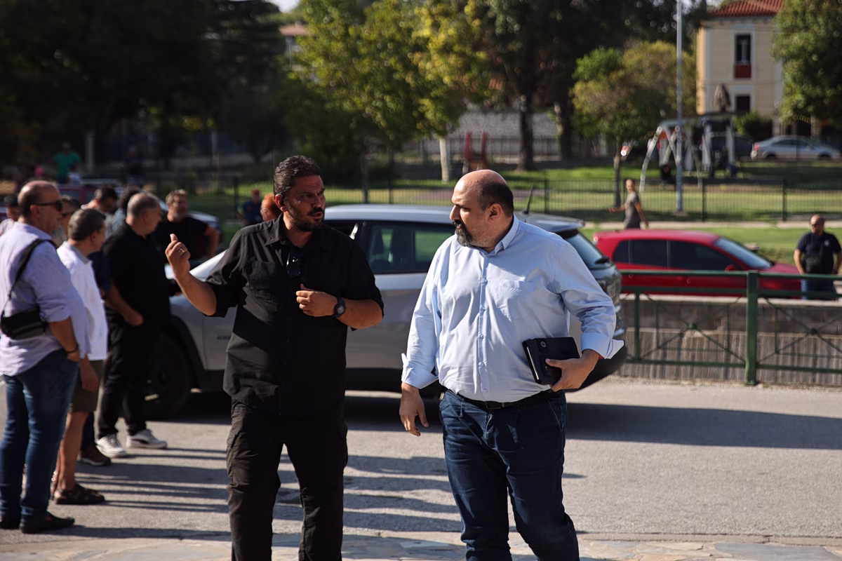 Τέμπη: Ικανοποίηση συγγενών για την παραπομπή Τριαντόπουλου – «Ήρθε η ώρα της ευθύνης για το μπάζωμα»