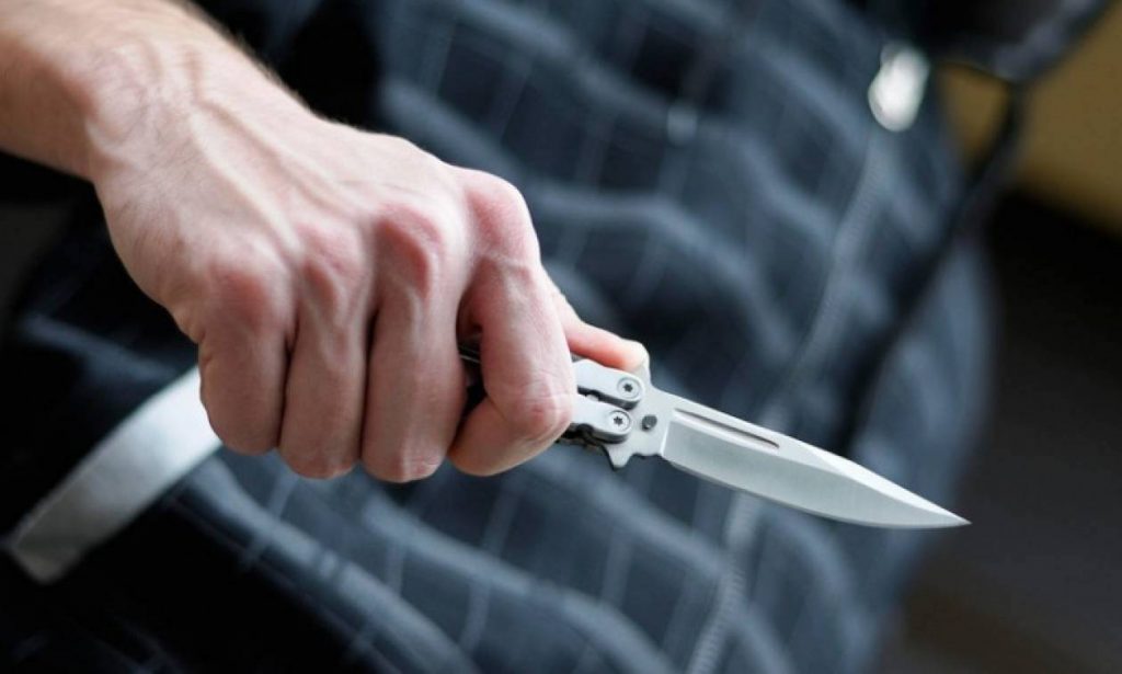 Συνελήφθη 21χρονος που μαχαίρωσε ιδιοκτήτη  μπαρ στο Φρούριο στη Λάρισα (video)