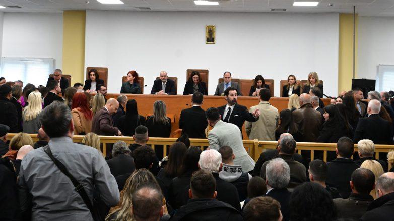 Δίκη Τεμπών: «Εκείνο το βράδυ γκρεμίστηκαν όλα» – Ολοκληρώθηκε η κατάθεση του πατέρα της Αναστασίας Παπαγγελή