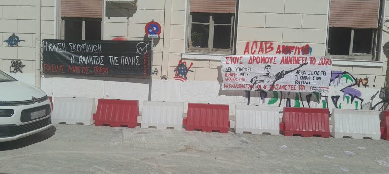 «Ένα μήνα έζησε, θα σας έκανε μήνυση»: Ξέσπασε ο Γιάννης Μάγγος στη δίκη για βασανιστήρια σε βάρος του γιου του από αστυνομικ