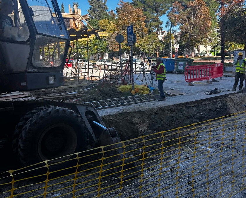 Έργα αντικατάστασης αμιαντοσωλήνων ύδρευσης στο Μικρό Προφήτη Ηλία στη Λάρισα (ΦΩΤΟ+video)