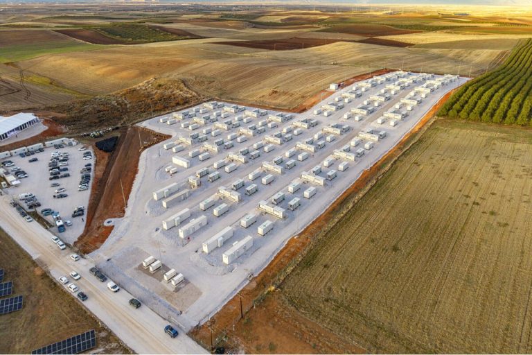 Πώς λειτουργεί η μεγαλύτερη μπαταρία της Ελλάδας στη Λάρισα και τι κερδίζουμε από αυτή