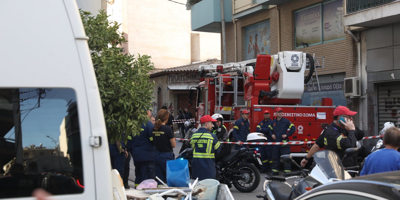 Έκρηξη σε διαμέρισμα πολυκατοικίας στην Ακαδημία Πλάτωνος - Τραυματίες δύο αστυνομικοί