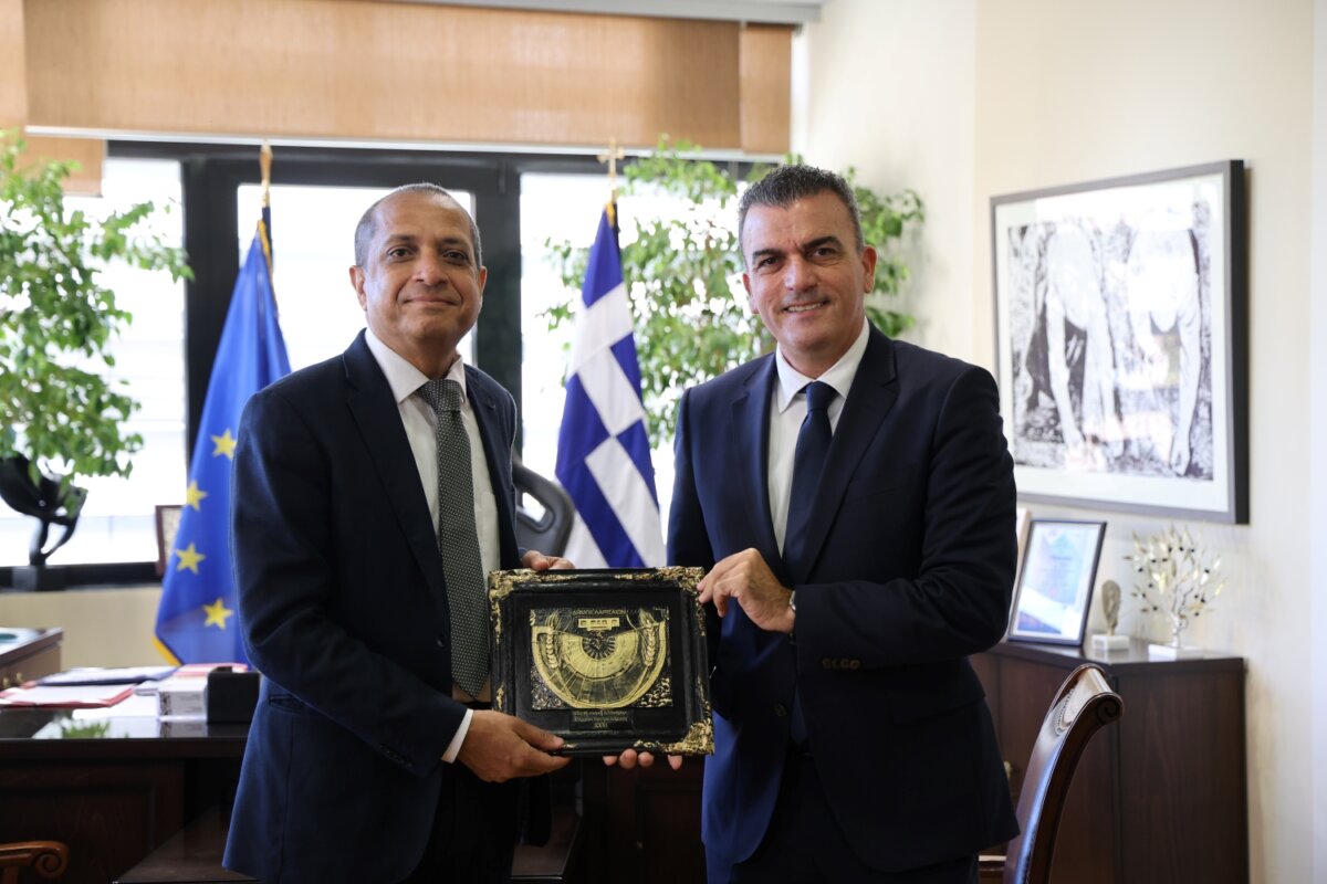Τον Πρέσβη της Ινδίας υποδέχθηκε ο Δήμαρχος Λαρισαίων (ΦΩΤΟ)