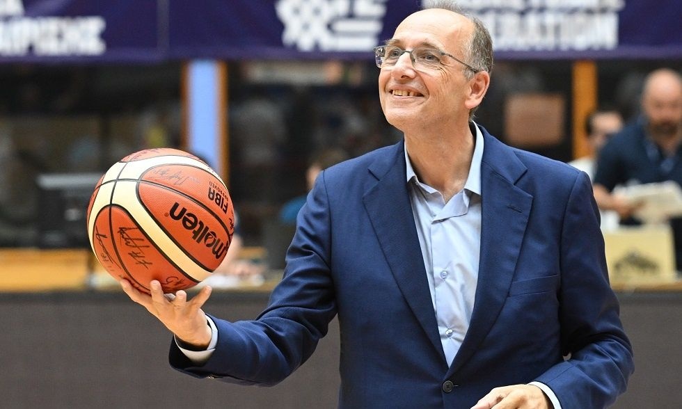 Σκάνδαλο στο μπάσκετ: «Ποιους θέλεις να βγάλω με φάουλ;» - Τα SMS ενός εκ των διαιτητών σε παράγοντα