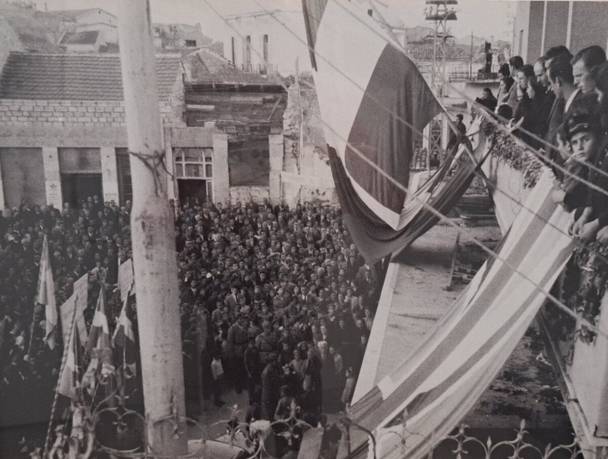Δημοτική Πινακοθήκη Λάρισας: Ανοιχτή  ξενάγηση στην έκθεση «Η μνήμη της πόλης. Λάρισα. Κατοχή – Απελευθέρωση 1941-1944»