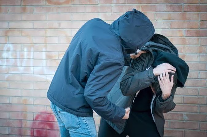Άγρια συμπλοκή μεταξύ ανηλίκων στα Τρίκαλα – Τέσσερις συλλήψεις για το επεισόδιο