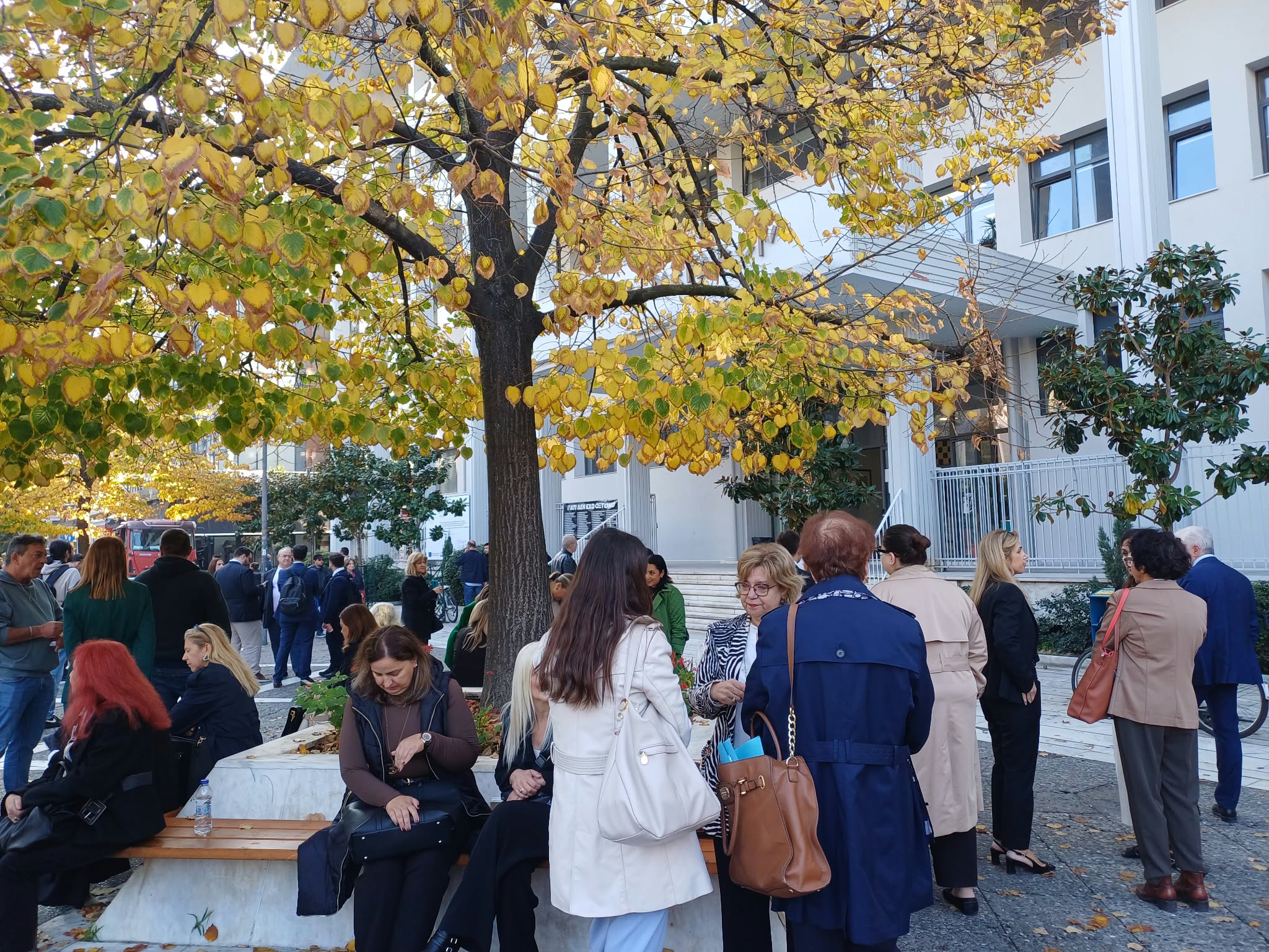 Συναγερμός στα Δικαστήρια Λάρισας για βόμβα – Φάρσα το τηλεφώνημα (ΦΩΤΟ)
