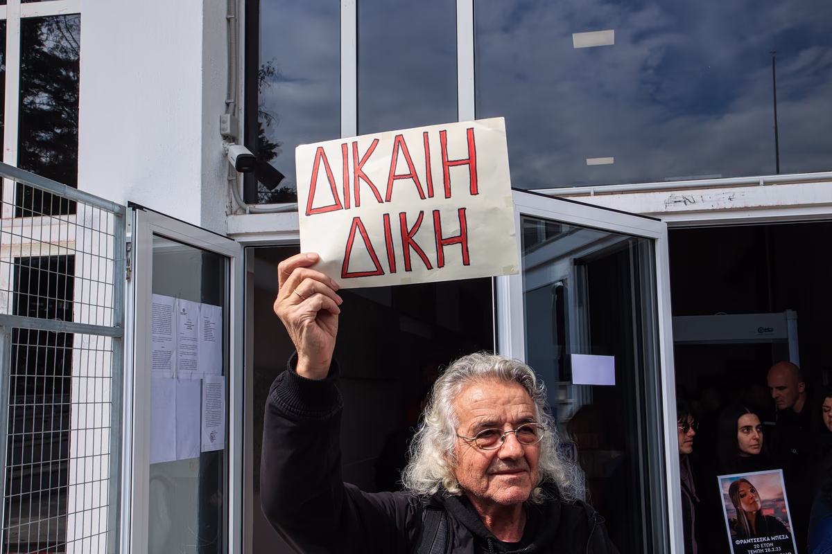 Υπόθεση Βασίλη Μάγγου: Η εισαγγελέας πρότεινε την ενοχή όλων των κατηγορούμενων για κακουργηματικά βασανιστήρια