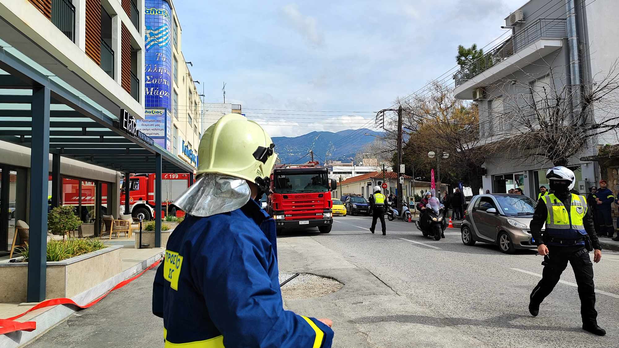 Φωτιά στο ξενοδοχείο Magnes στο Βόλο- επιτυχής η άσκηση της Πυροσβεστικής(ΦΩΤΟ)