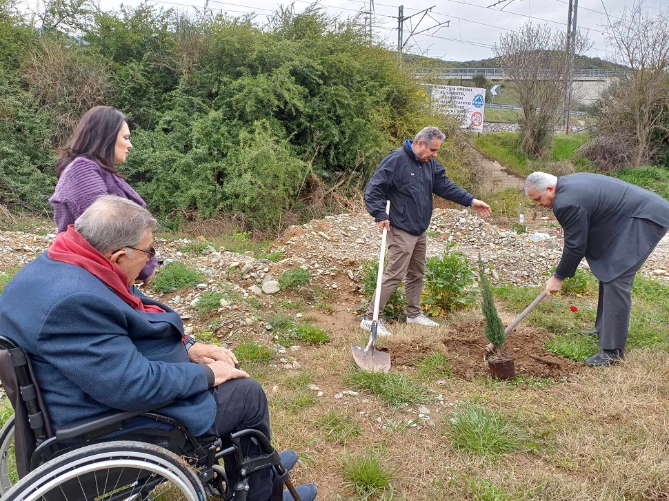 Επίσκεψη Πρόδρομου Εφιετζόγλου στον τόπο της τραγωδίας στα Τέμπη και τρισάγιο (φωτ.)