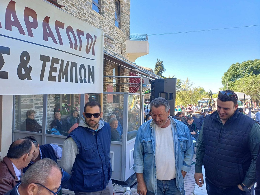 Οργή στην Αγιά για τις αποζημιώσεις και...ογκώδες συλαλητήριο από αγρότες Αγιάς και Τεμπών(ΦΩΤΟ)