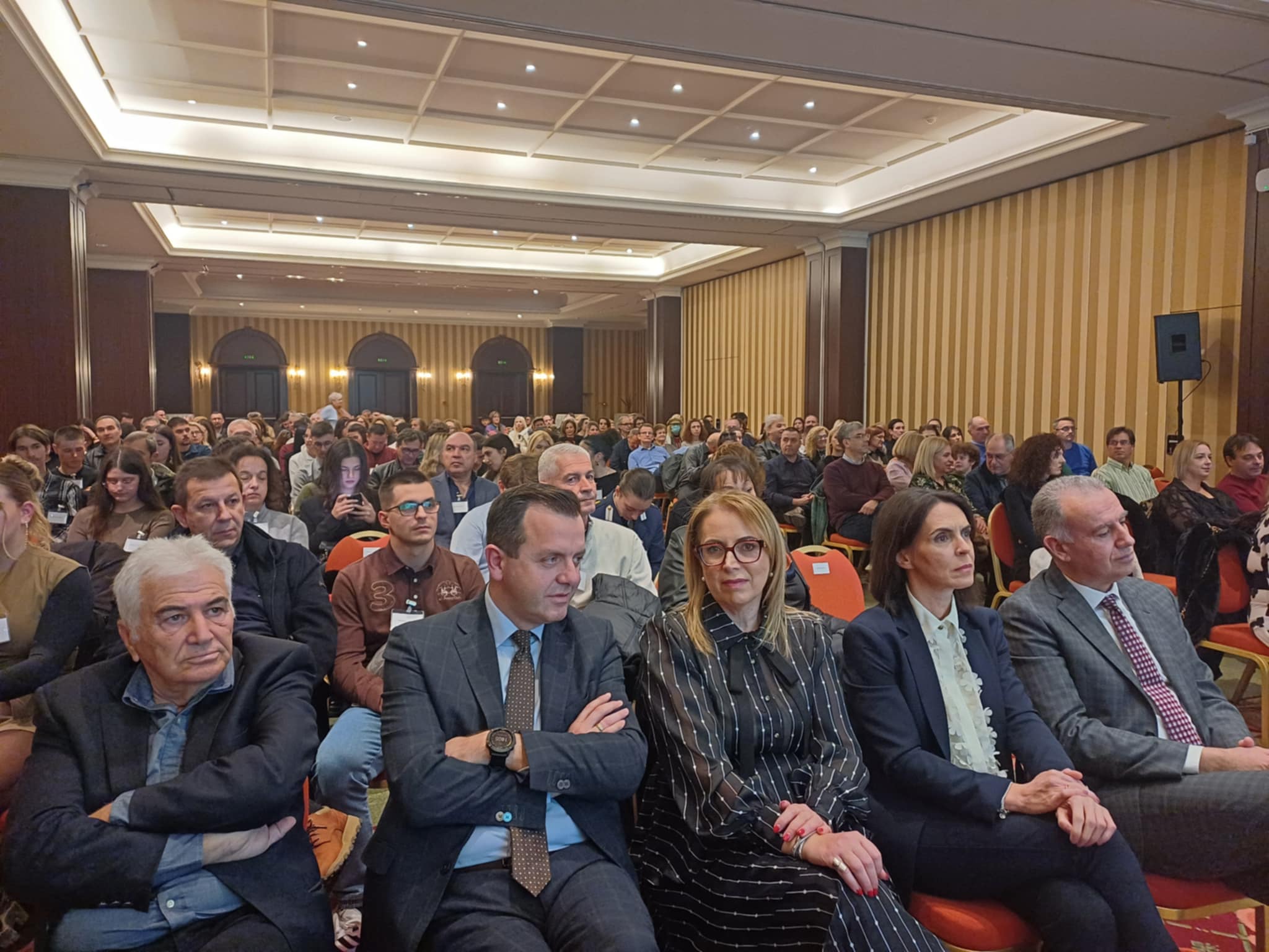 Τελετή βράβευσης αριστούχων μαθητών του προγράμματος «Μπροστά για την Παιδεία» από τη  Eurobank (ΦΩΤΟ)