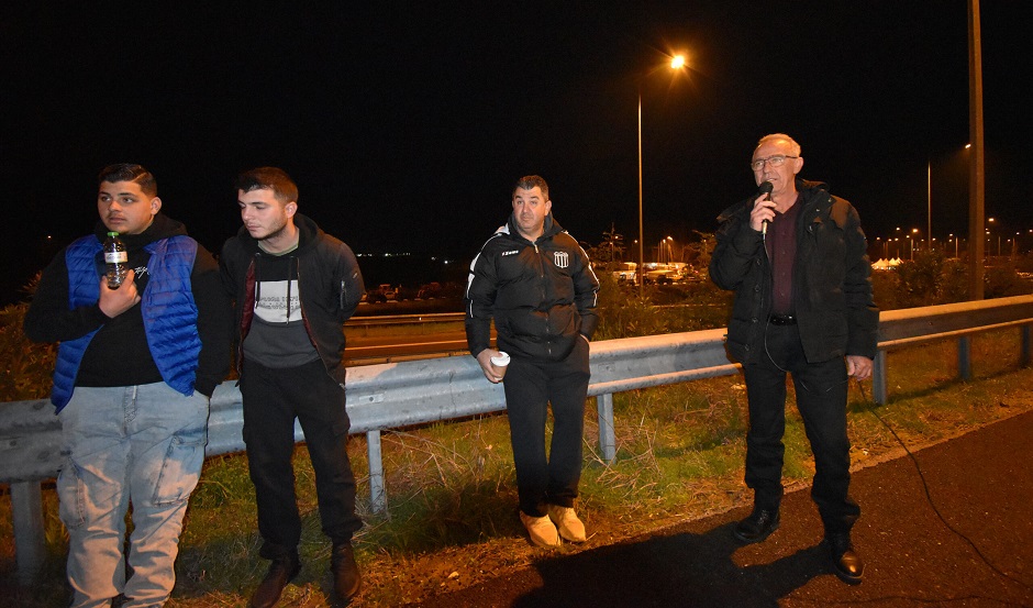 Αγρότες Καρδίτσας και Φαρσάλων: Παραμένουν στο μπλόκο του Ε65 και ζητούν συνάντηση με τον Πρωθυπουργό στη Θεσσαλονίκη