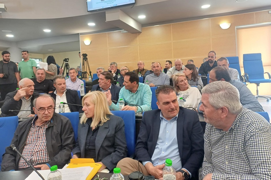 Σε σύσκεψη στην περιφέρεια για την αντιπυρική περίοδο  προεδρεύει ο υφυπουργός Πολιτικής Προστασίας (ΦΩΤΟ)